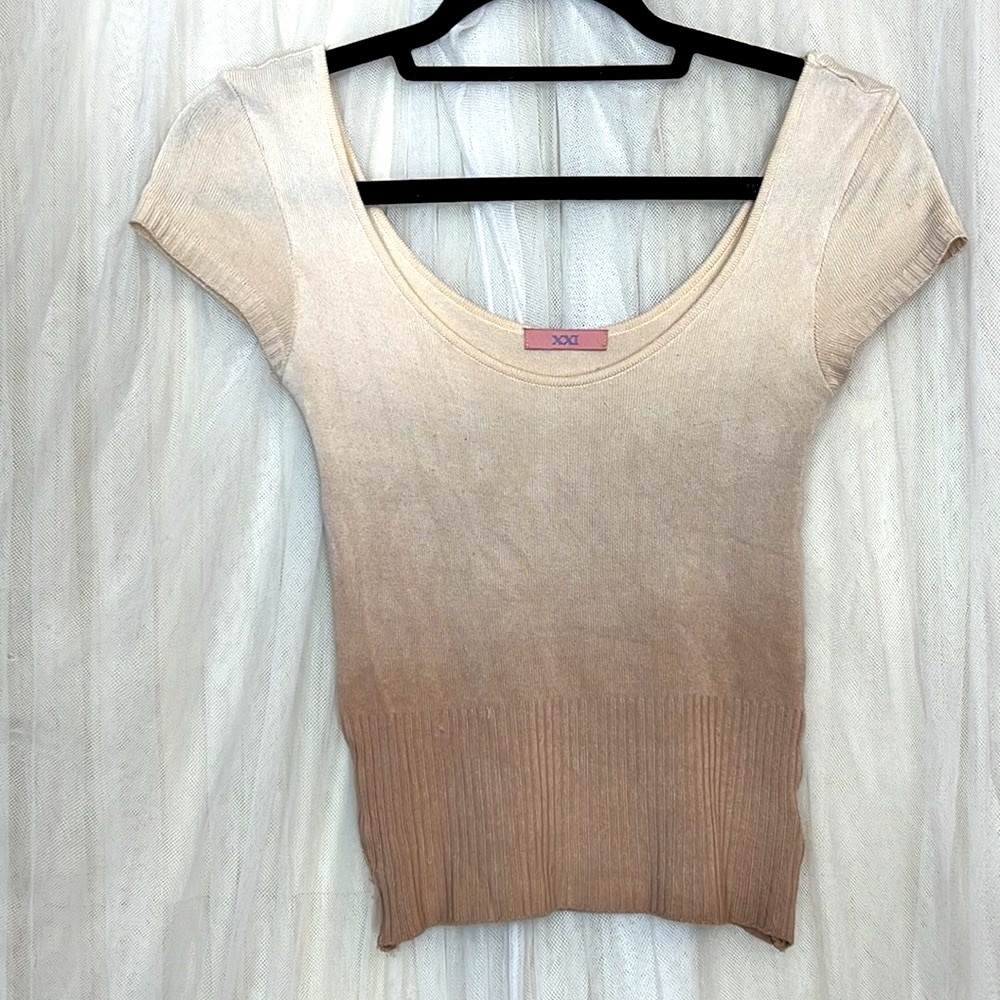 ⭐️ Forever 21 Soft ombré cream & light brown cap sleeve soft sweater size S